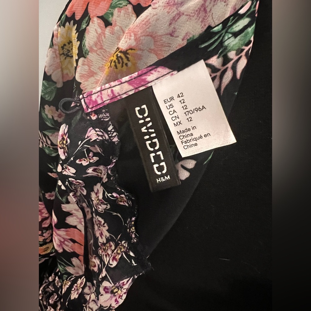H&M Divided Size 12 Longsleeve Kneelength Dress With Open Back - Picture 7 of 9